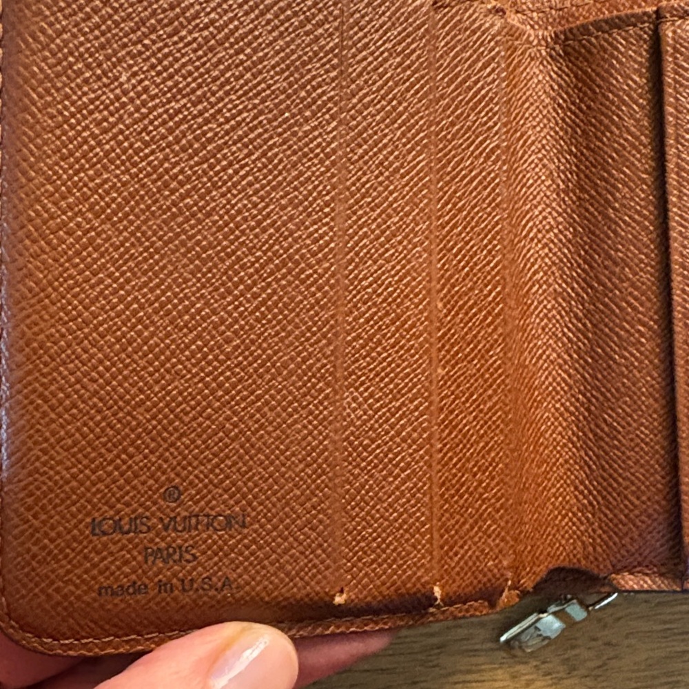 Authentic Louis Vuitton Brown Monogram Compact Wallet- very good condition! - Picture 4 of 7